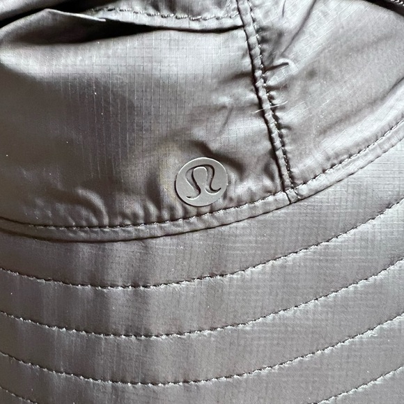 Lululemon Patch Logo Bucket Hat NWT Size S/M (Black) - Picture 11 of 16